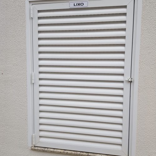 Porta-veneziana-ventilada-scaled.jpg